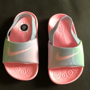 Toddler Nike sandals size 6c